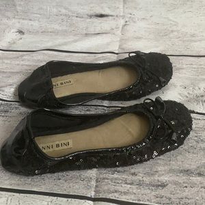 Gianna Bini sparkle ballet flats